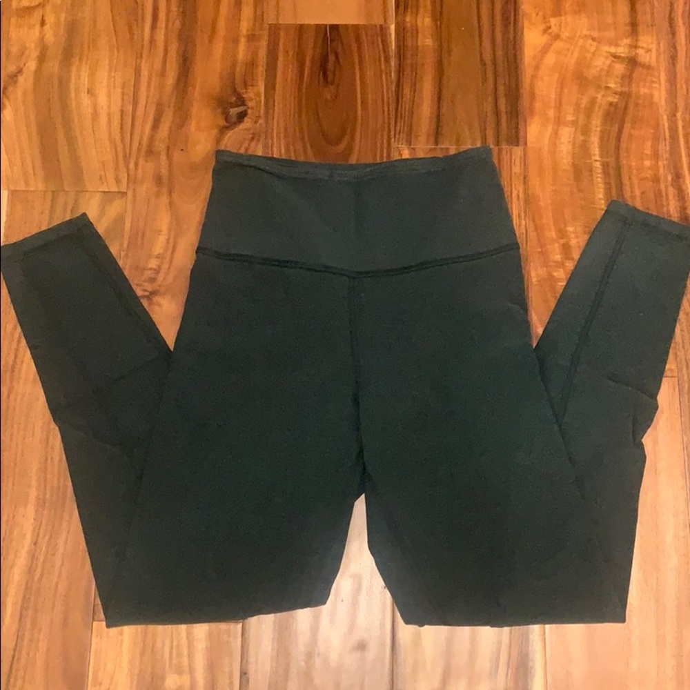 LULULEMON COMFY JOGGERS size 4